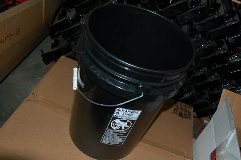 BA PRODUCTS 6 GALLON TRASH CAN WITH THREAD ON LID