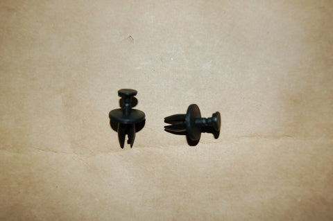 Push pin / plastic rivet for under hood body panels, common to GM   PN:14011